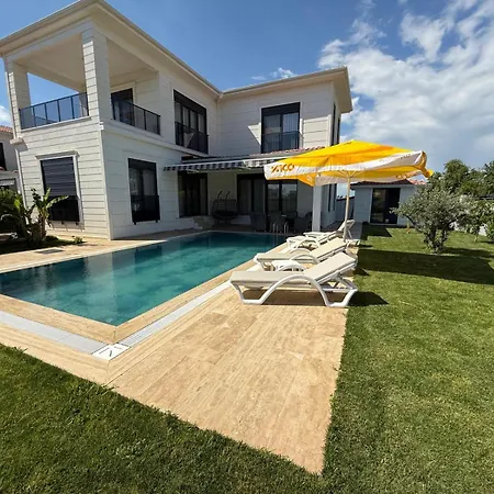 Villa Girit *