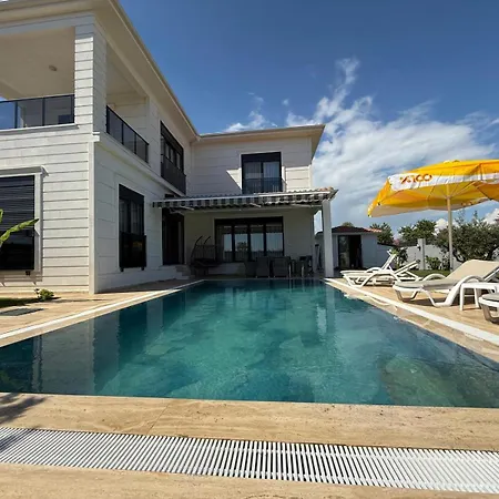 Villa Girit